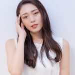 悩む女性2